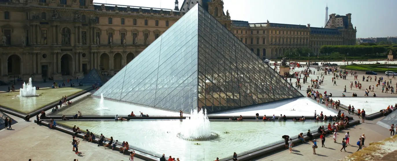 Louvre_galeria_2